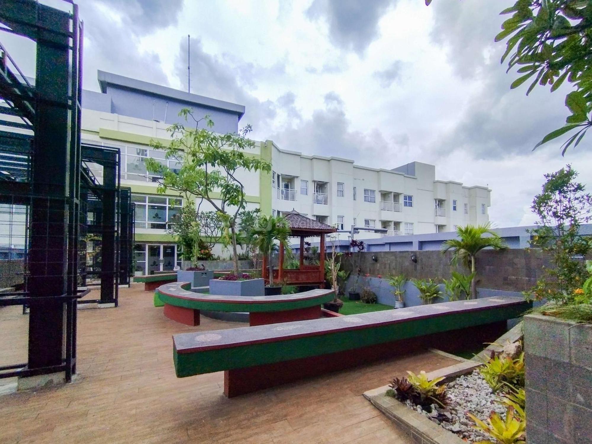 Simple 1br Parahyangan By Travelio * Bandung